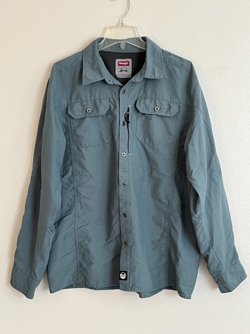 Wrangler Men's Outdoor Series Regular Fit Blue Button Down Shirt Size L
